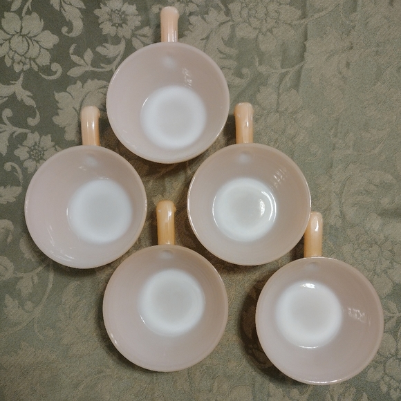 Vintage MCM Fire King Peach Lustre Beehive Chili/Soup Bowls (5) - Picture 3 of 13